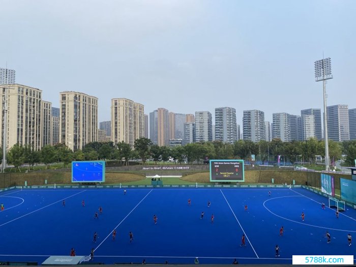 杭州拱墅运河体育公园与城市景不雅如胶如漆    影相/佟鑫
